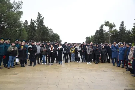 Qəzada həlak olan ekipaj üzvləri II Fəxri Xiyabanda dəfn edildilər - FOTO-VİDEO