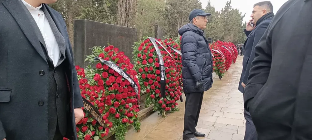 Qəzada həlak olan ekipaj üzvləri II Fəxri Xiyabanda dəfn edildilər - FOTO-VİDEO