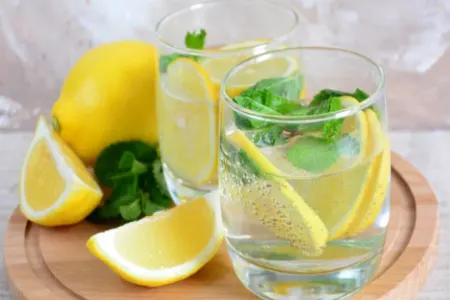 Limonlu su: - FAYDALARI və ZƏRƏRLƏRİ