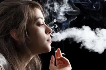 Siqaretin qadınlara mənfi təsiri