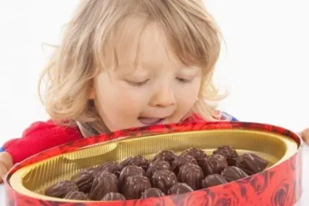 Uşaq gündə nə qədər konfet yeyə bilər?