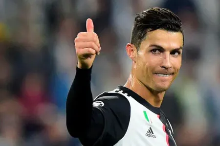 Ronaldo qərarını dəyişdi