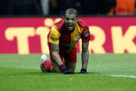 Felipe Melo ayrıldı