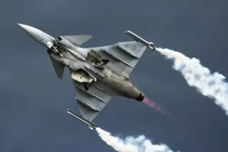 Su-27 təyyarəsi vuruldu