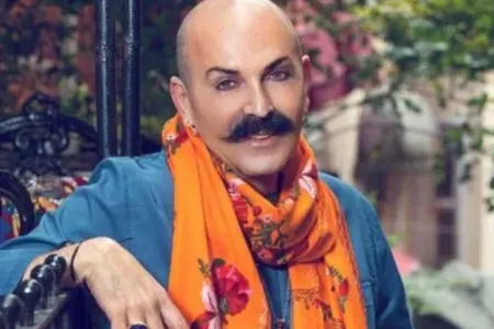 Məşhur modelyer dekoltelərdən danışdı: - "Qadınlığa təhqirdir"