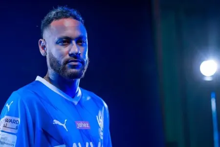 Neymar yenə kənarda