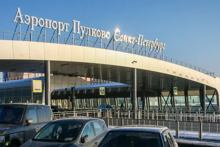 Sankt-Peterburq aeroportu fəaliyyətini müvəqqəti dayandırıb