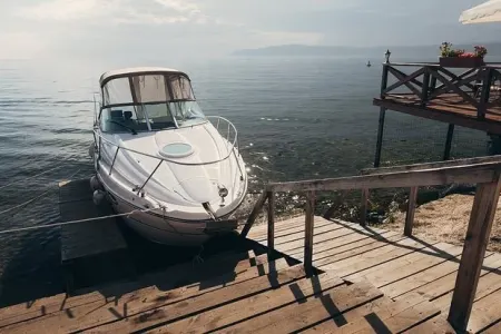 Qayıq qayalara çırpılıb, 3 nəfər ölüb