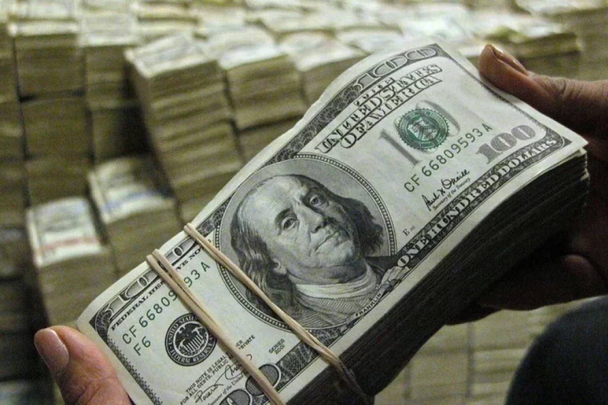 Dollar sürətlə ucuzlaşır - SON MƏLUMAT