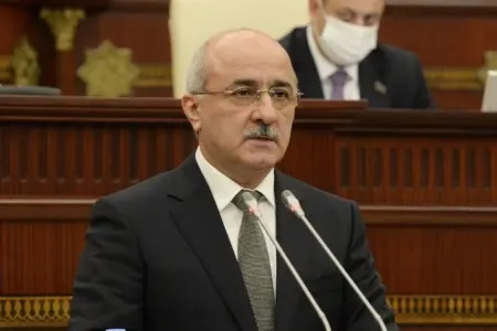 Sabiq nazir müavininə ağır itki