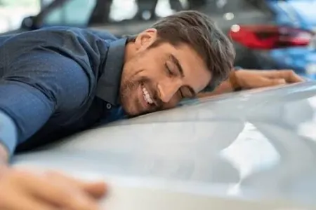 Nəyə görə insan öz avtomobilinə "aşiq olur"? - İnanılmaz FAKTLAR