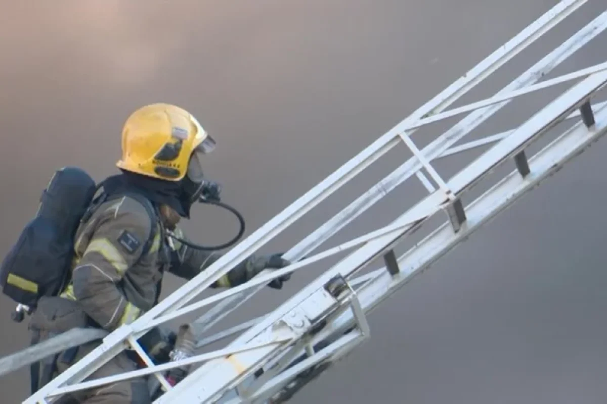 Tikinti anbarlarında yanğın baş verdi