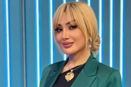 Məleykə Əsədova qızı ilə Baham adalarında - FOTOLAR