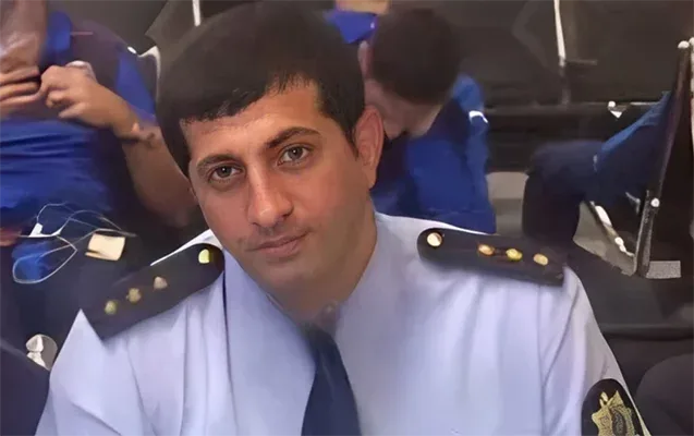 Ölkəyə qızıl külçə keçirən vəzifəli şəxsin - FOTOSU