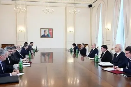 Prezident Əli Əkbər Əhmədianı qəbul etdi