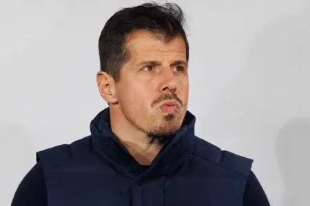 Emre Belözoğlu avtomobil qəzasına düşdü