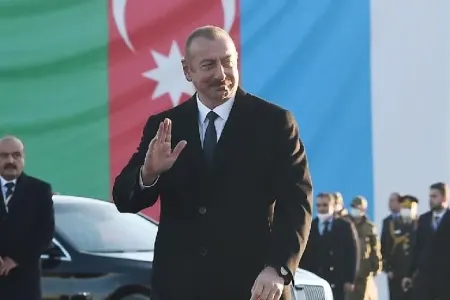 Təbriz küçələrində Əliyev haqda, görün, nə yazdılar...