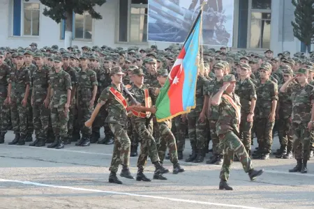 Hazırda hərbi xidmətdə olan bu şəxslər tərxis olunur? - Rəsmi