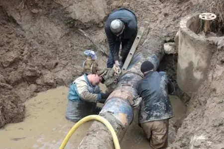 Kanalizasiya sisteminin qoşulması zamanı çökmə: - Ölən Var