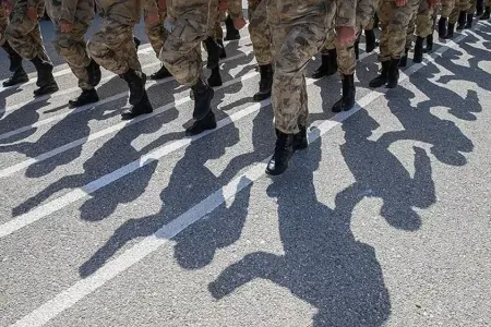 Bu ölkədə kişilər 10 il, - qadınlar isə 7 il hərbi xidmətdə olurlar