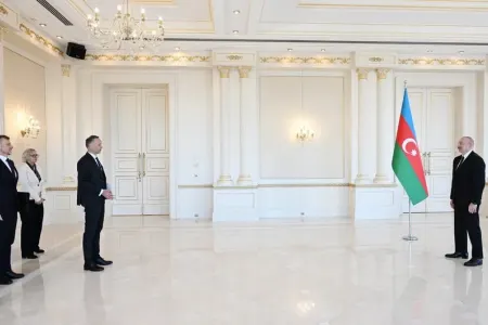 İlham Əliyev səfirlərin etimadnaməsini - QƏBUL ETDİ