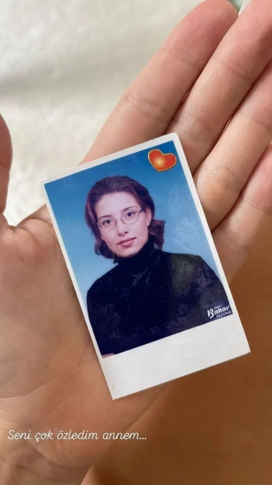 Məşhur aktrisanın ana həsrəti: - "Sənin üçün çox darıxmışam"