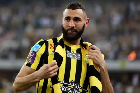 Benzemadan karyerasını bitirəcəyi ilə bağlı xəbərlərə münasibət