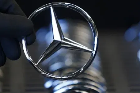 “Mercedes-Benz”in də satışları azalıb