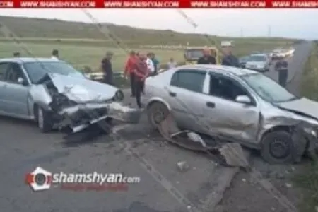 Yol buz bağladı, 27 avtomobil toqquşdu