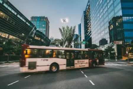 İctimai nəqliyyatdan istifadə pulsuz oldu - SƏBƏBİ