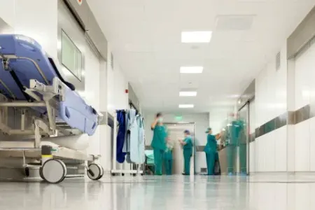 Məşhur klinikanın rəhbəri vəfat etdi