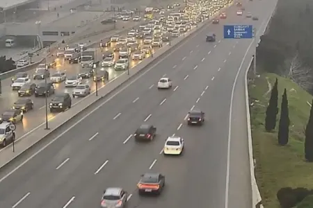 17 yolda tıxac var