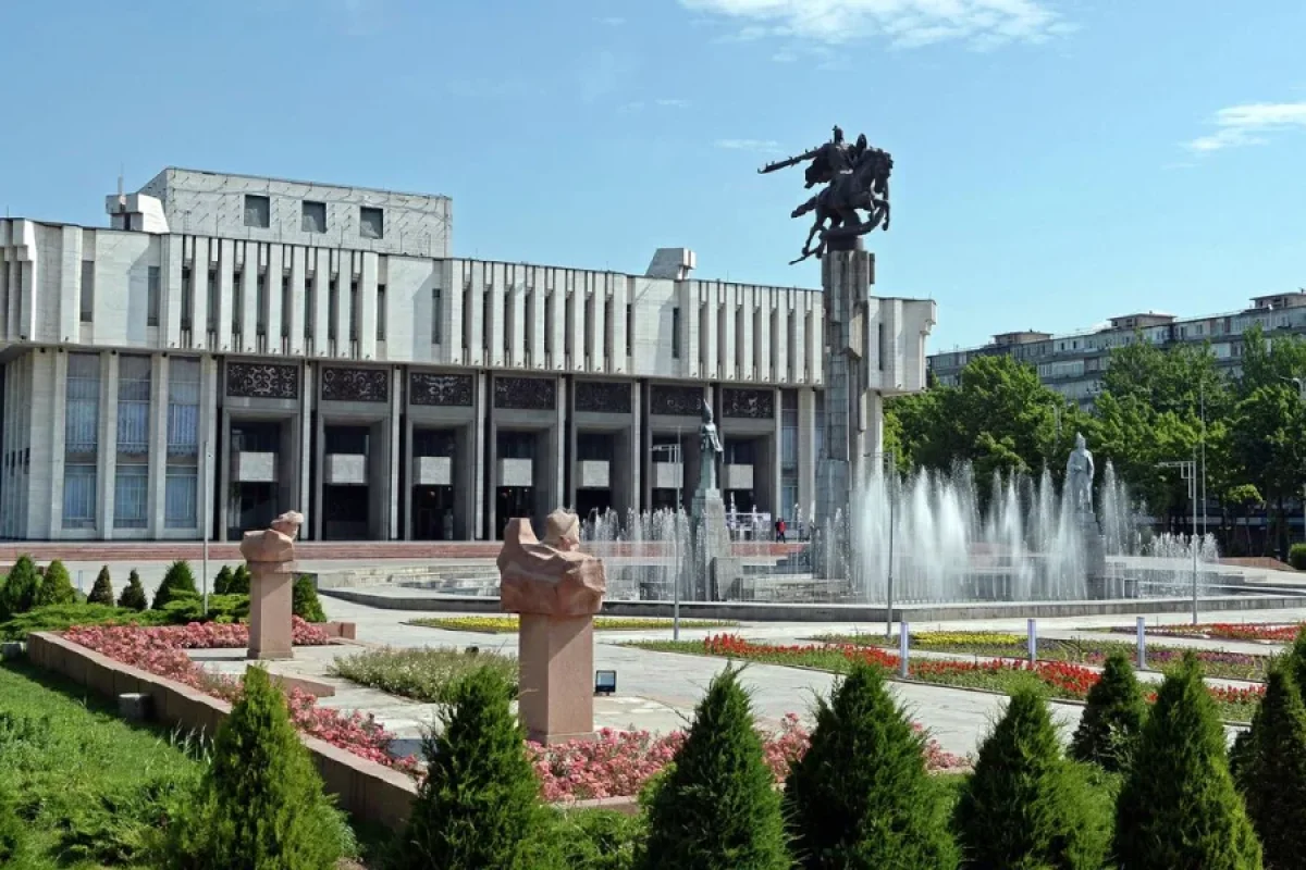 Dövlət qulluqçularına dil bilmə tələbi – - Sənəd müzakirəyə çıxarıldı