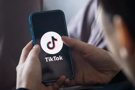 "TikTok"-da şantaj olunan qadının nişanı pozuldu: - İşdən çıxarıldı