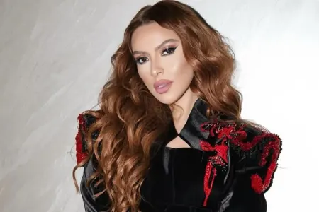 Hadise ilk dəfə sevgilisini göstərdi