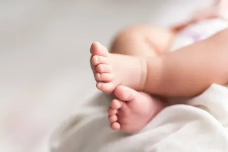 23 günlük körpə şübhəli şəkildə öldü