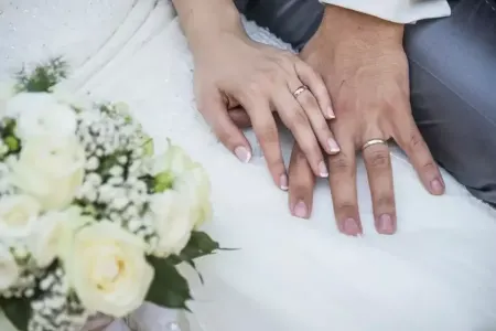 Ərinin ikinci qadınla evlənməsinə icazə verdi