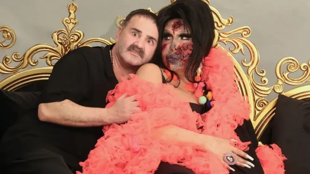 Bülent Ersoy "zombi oldu" - FOTO