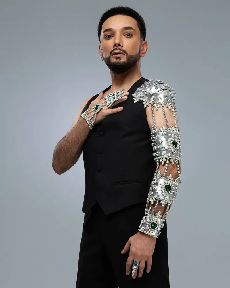 Xalq artistinin 5 kiloluq qiymətli aksesuarı səs-küy yaratdı