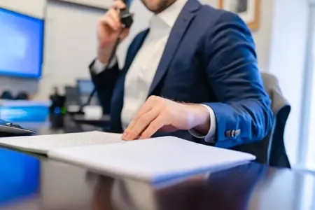 Bu icra başçıları özlərinə köməkçi axtarır