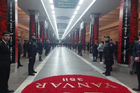 20 Yanvar faciəsi qurbanlarının xatirəsi Metropolitendə ehtiramla yad edilib - VİDEO/FOTOLAR