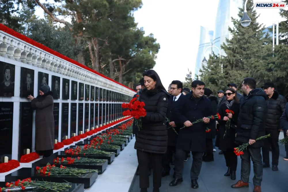 Səbinə Əliyeva Şəhidlər xiyabanını ziyarət etdi