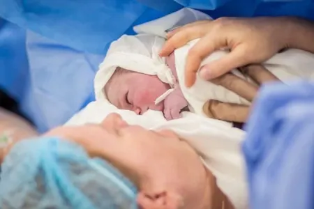 Qadınlar niyə qeysəriyyə əməliyyatını seçirlər?