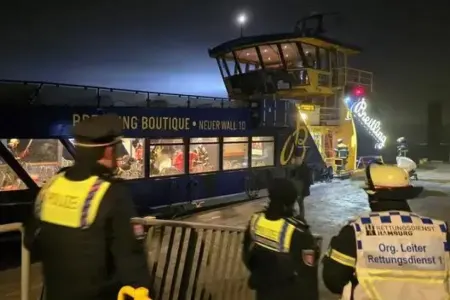 Hamburq limanında qəza: 11 nəfər xəsarət aldı