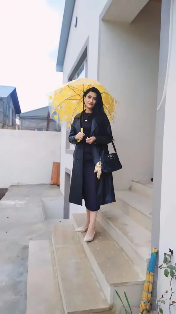 Azərbaycanda vəzifəli şəxsin qızı faciəli şəkildə öldü - FOTO