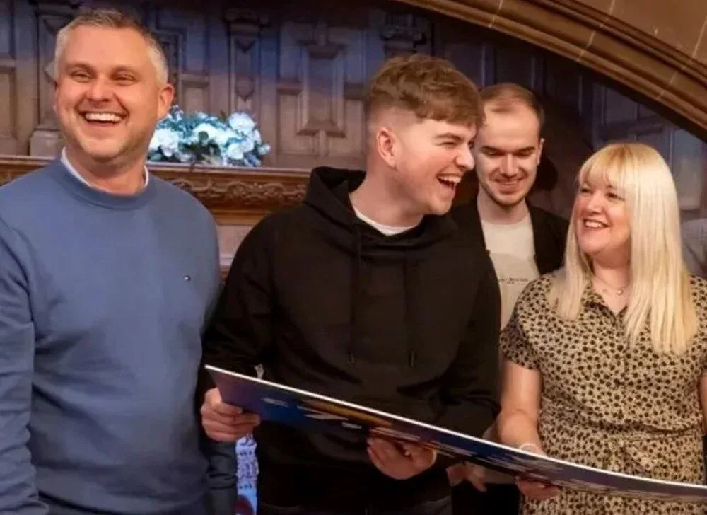 9,2 milyon dollar udan gənc: - İşə getməyə davam edəcəm