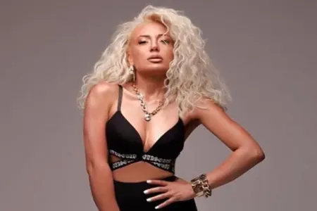 “Dəstəsi 50 qəpiyə olan müğənnilər”