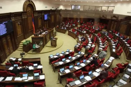 AYİB Ermənistana 40 milyon dollar ayırır