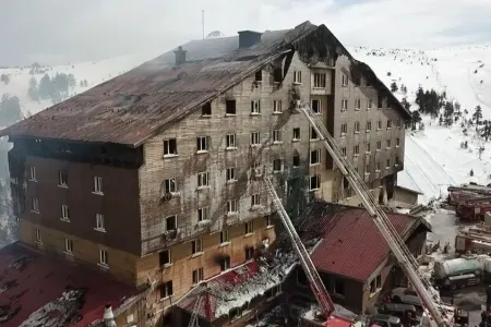 79 nəfərin öldüyü yanğın - Səhlənkarlıq?