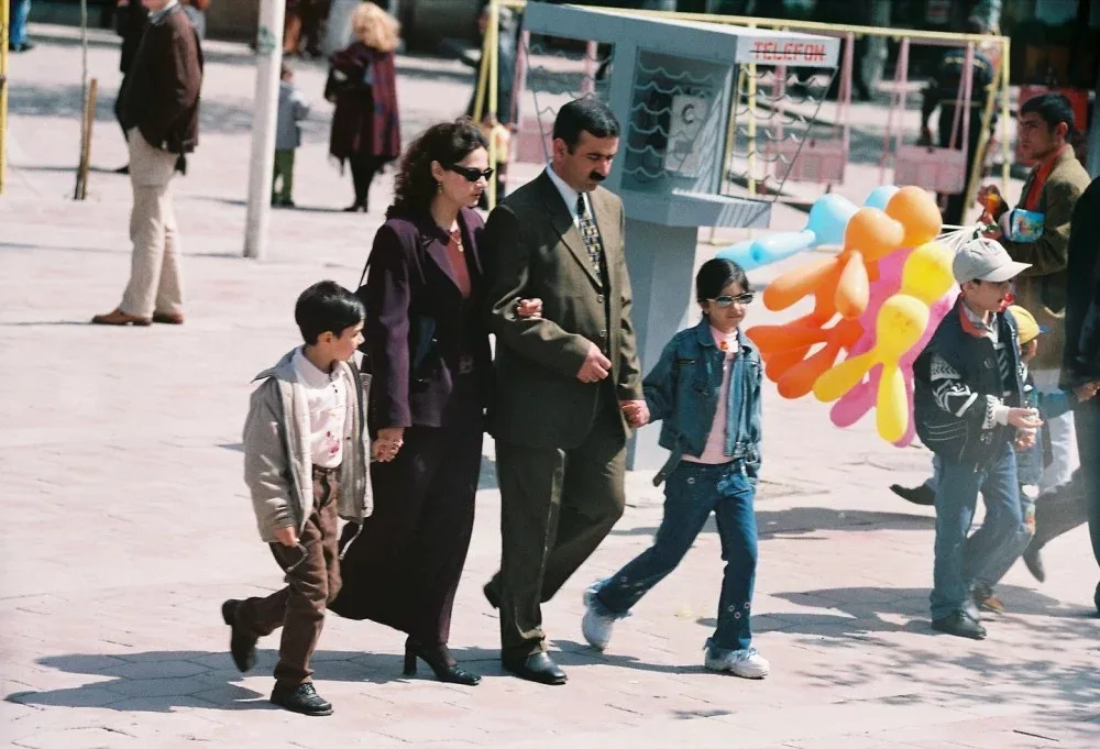 24 il sonra fotosunun qəhrəmanlarını tapdı